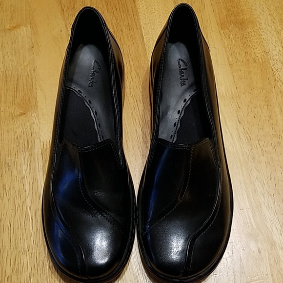 Clarks Black Dress Shoe 9M - Picture 2 of 3